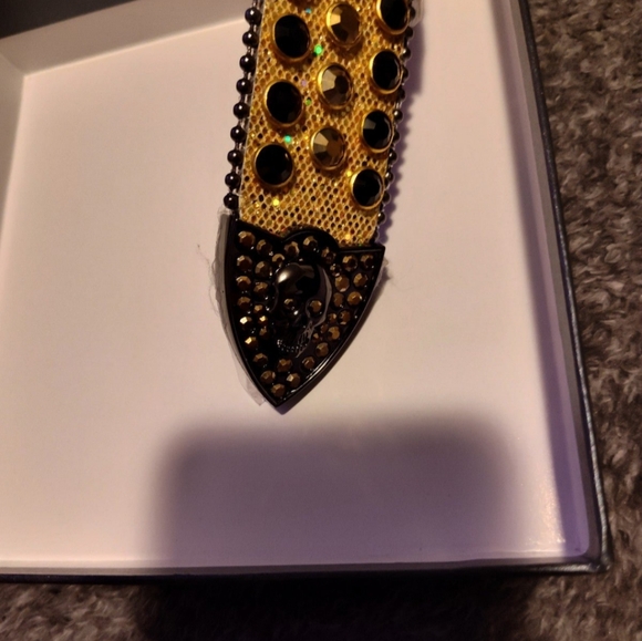 Rhinestone Leather Belt with Skulls - Picture 9 of 11